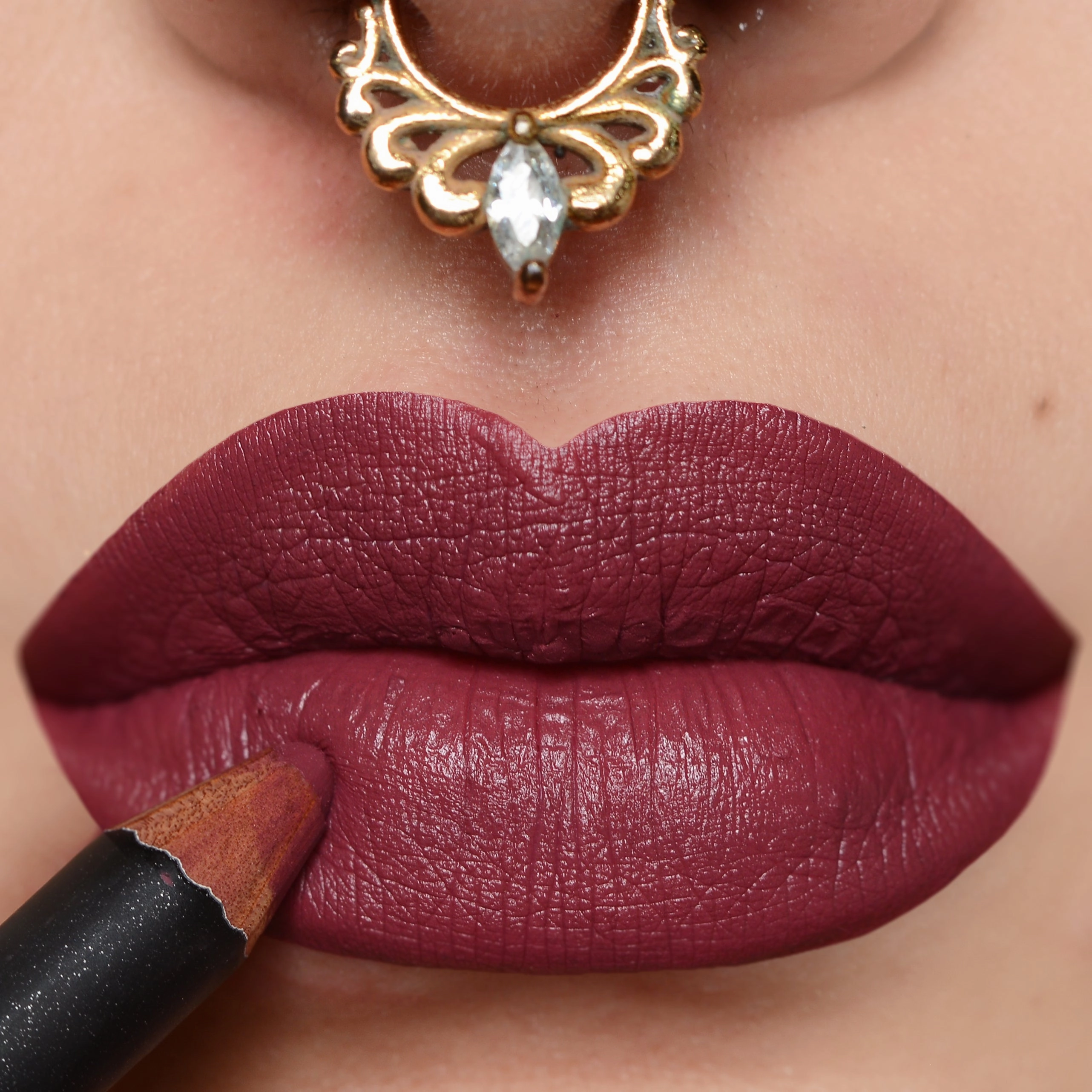 LIP LINERS