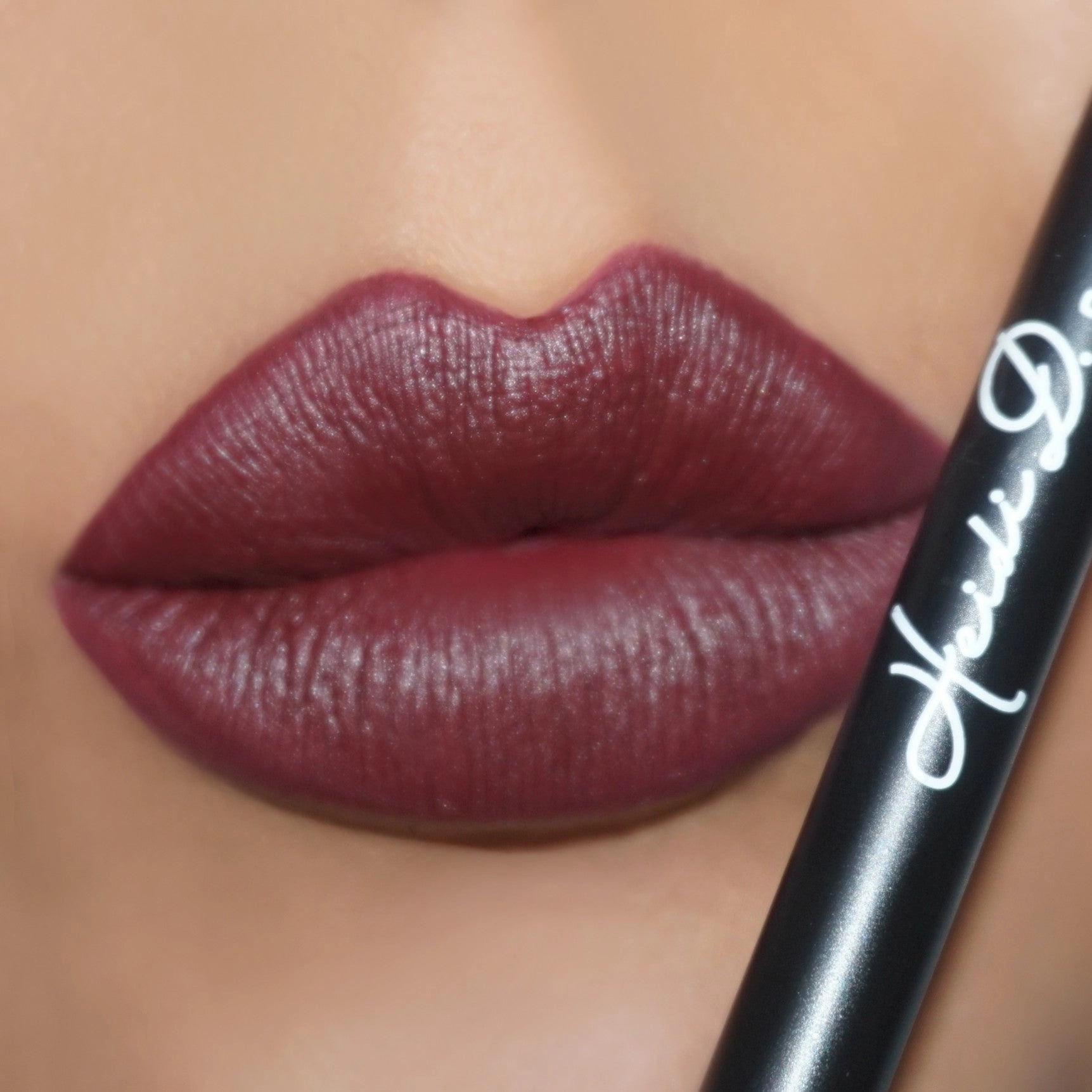 LIP LINERS