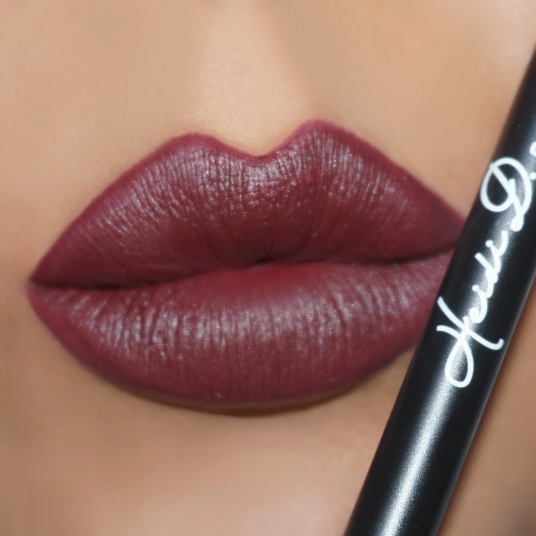 LIP LINERS
