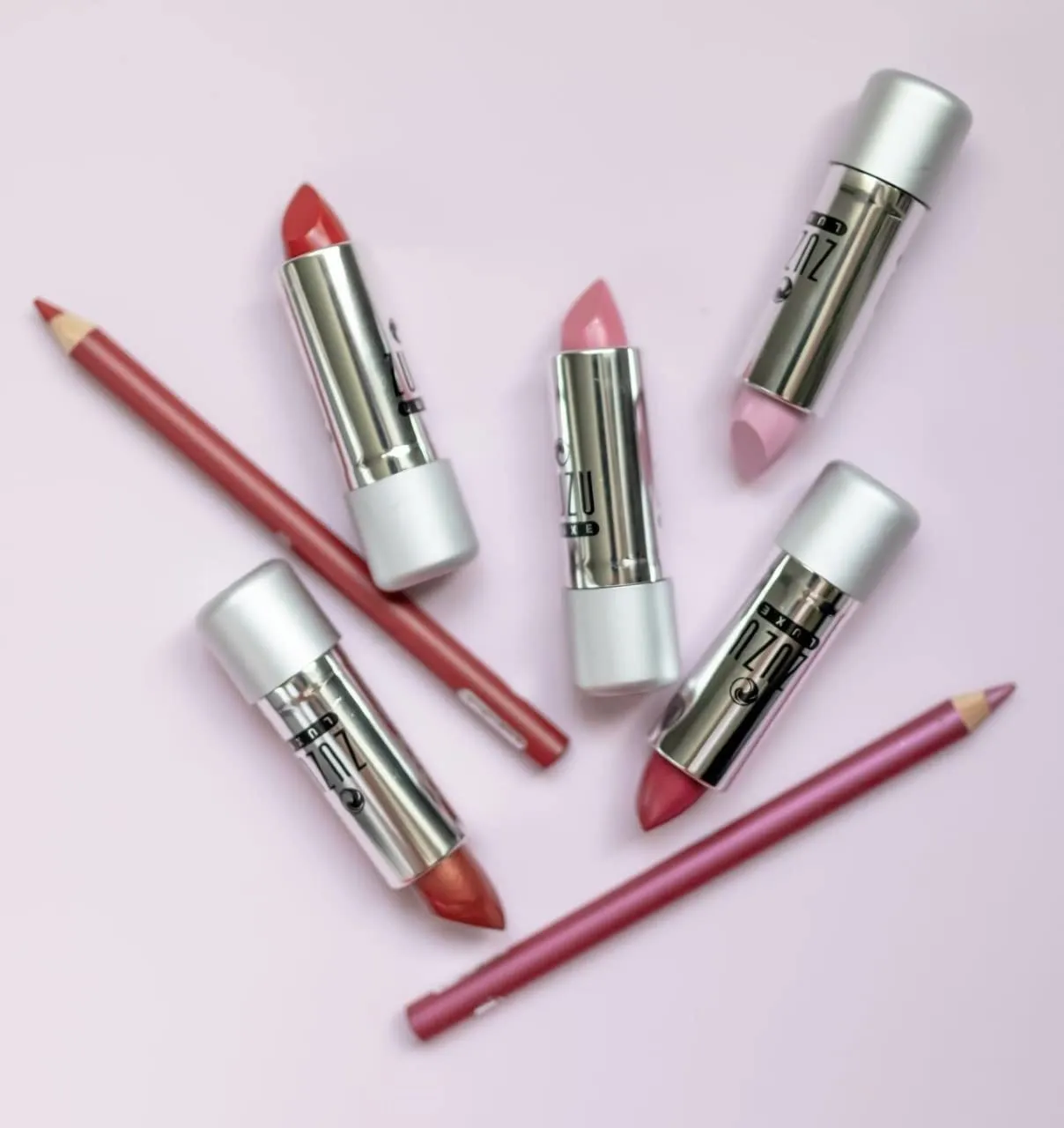 Zuzu Luxe Lip Pencil, Creamy Lipliner, long lasting, Infused with Jojoba Seed Oil and Aloe for ultra hydrated lips. Natural, Paraben Free, Vegan, Gluten-free,Cruelty-free, Non GMO, (1, Cappuccino)