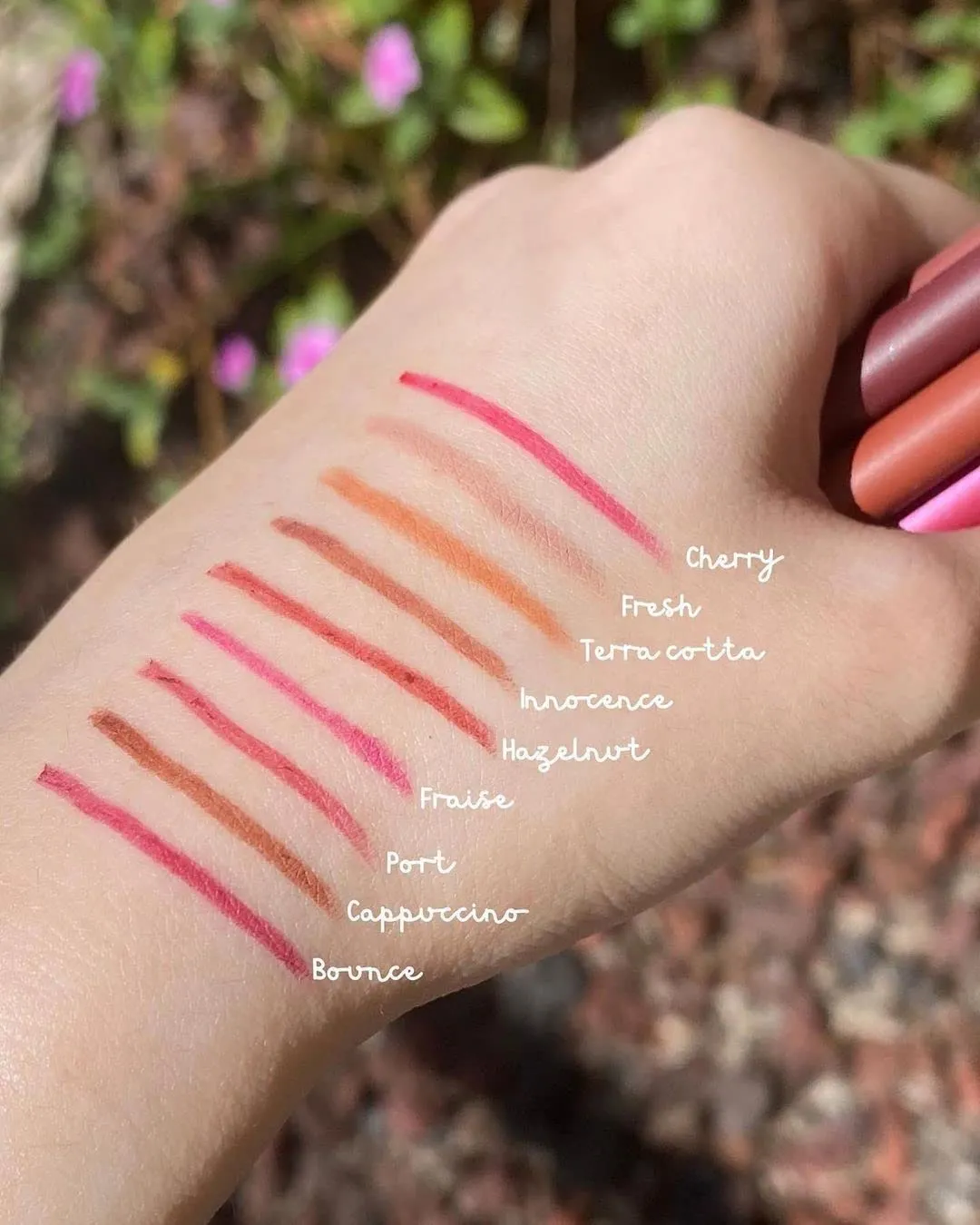 Zuzu Luxe Lip Pencil, Creamy Lipliner, long lasting, Infused with Jojoba Seed Oil and Aloe for ultra hydrated lips. Natural, Paraben Free, Vegan, Gluten-free,Cruelty-free, Non GMO, (1, Cappuccino)